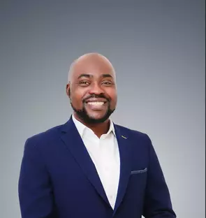 Azeez Adesanya, Toronto, Real Estate Agent